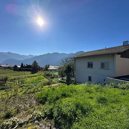 Alpine & Compagny -next To Crans Montana - Swiss Alps 木屋 *